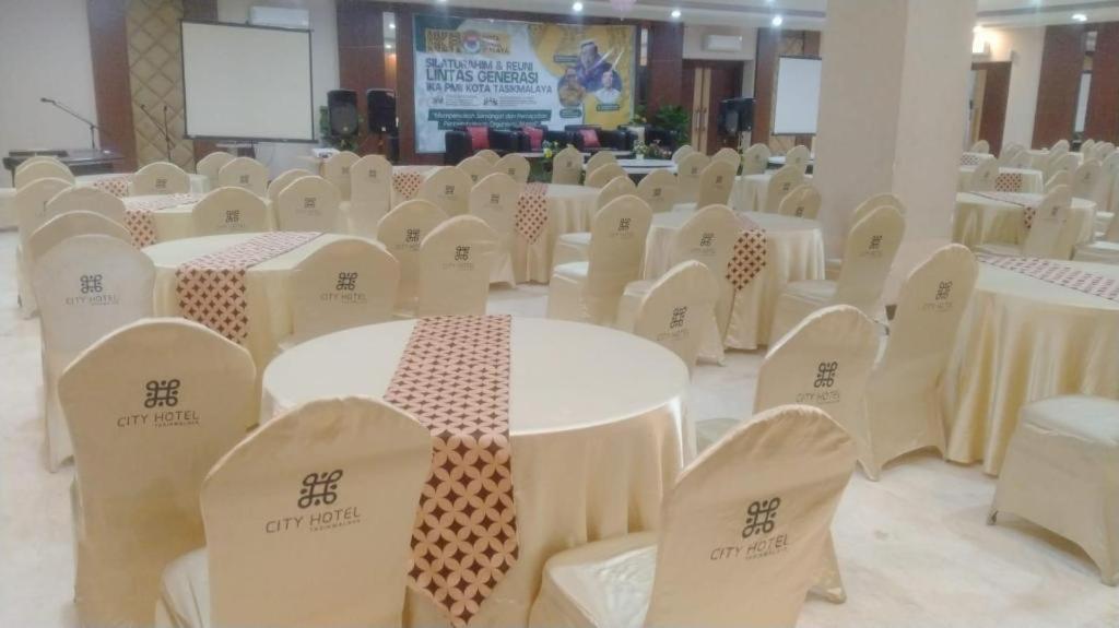 City Hotel Tasikmalaya Zewnętrze zdjęcie