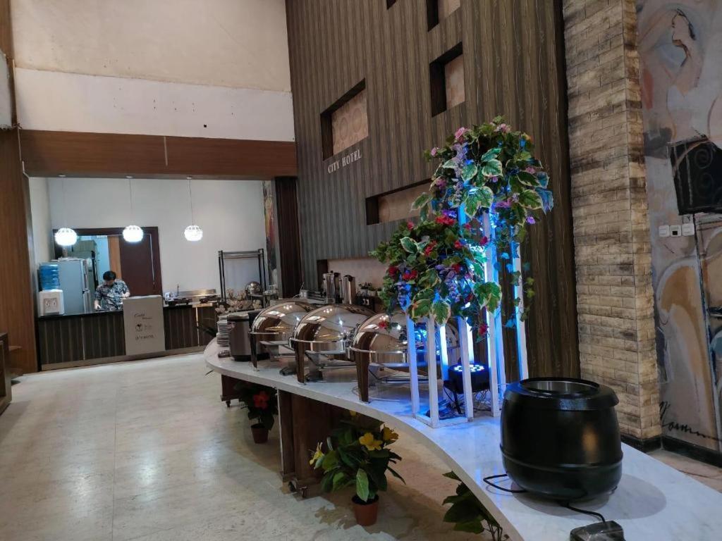 City Hotel Tasikmalaya Zewnętrze zdjęcie